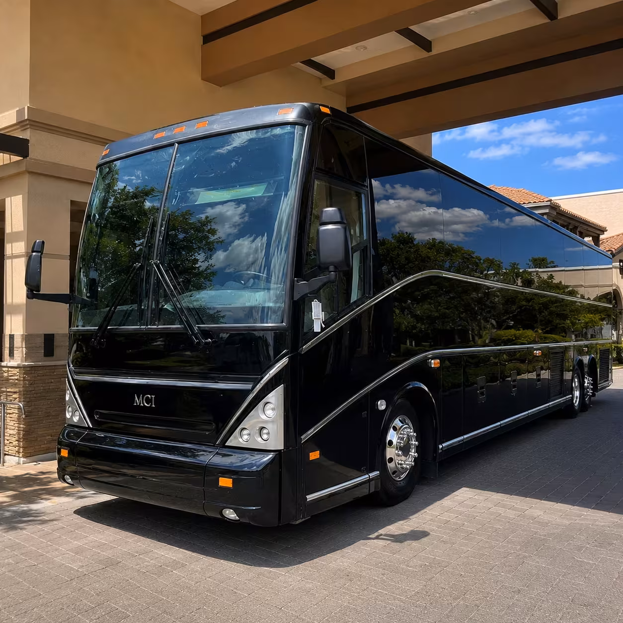 fort myers airport shuttle buses to rsw for corporate teams