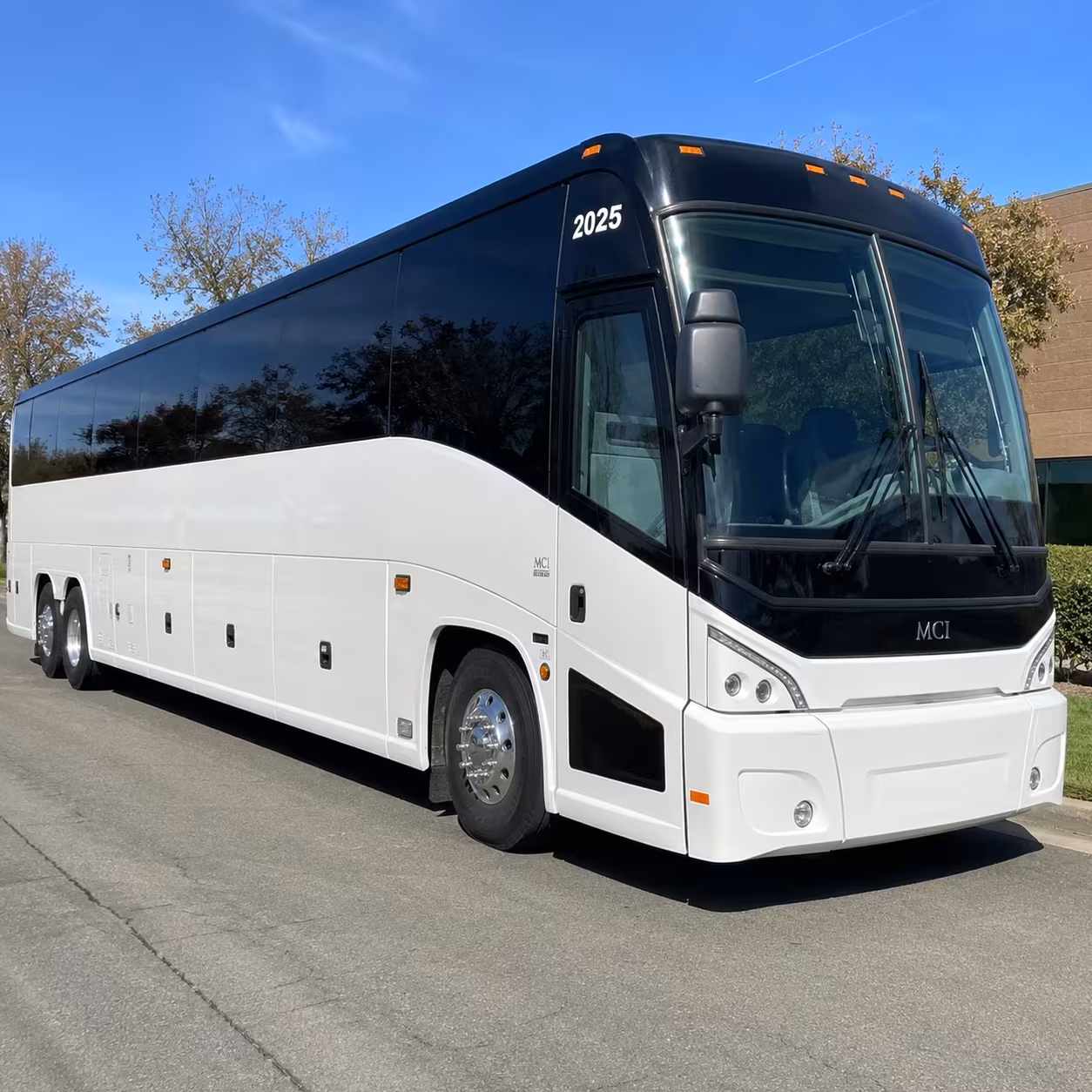 fort myers charter bus rentals for outdoor concerts and festivals